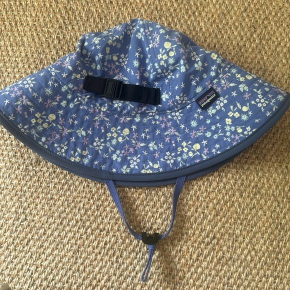 Patagonia Other - Patagonia kids bucket hat. Size small (fits 2-5 year olds)